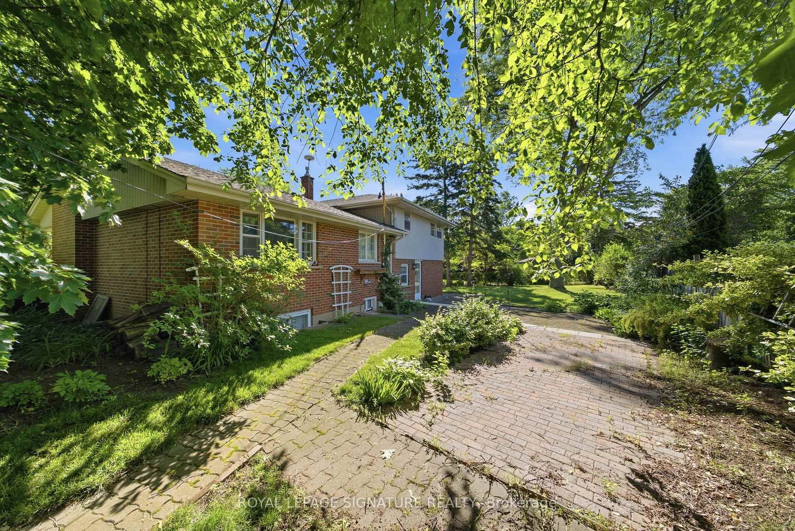 308 South Court S • Burlington, ON photo 35