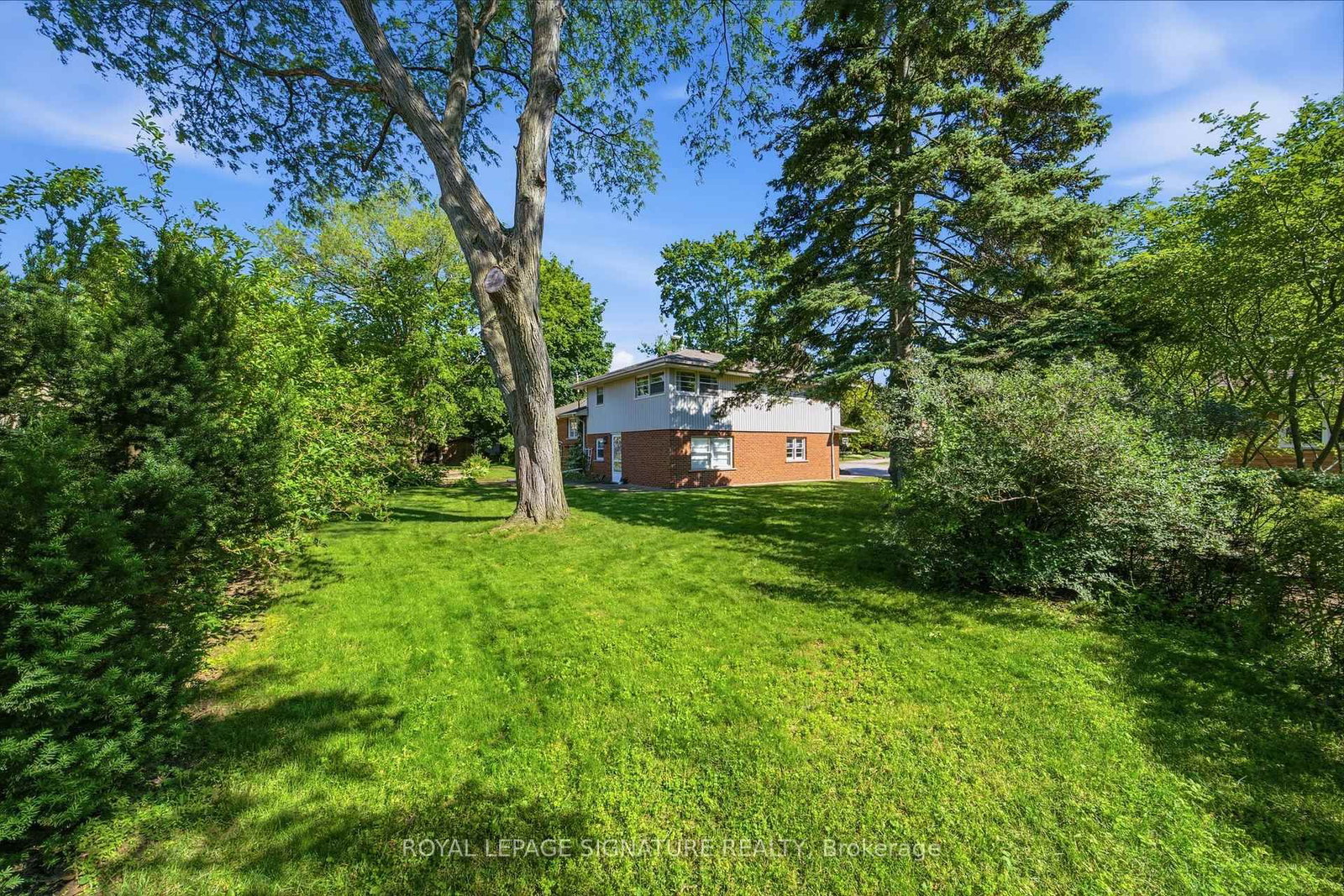 308 South Court S • Burlington, ON photo 39