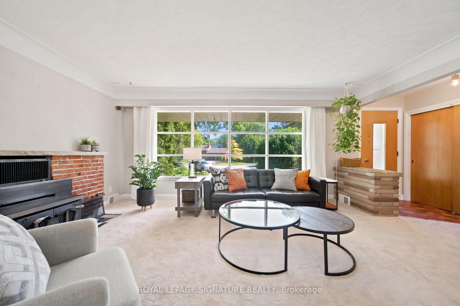 308 South Court S • Burlington, ON photo 7