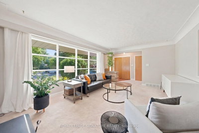 308 South Court S • Burlington, ON photo 8