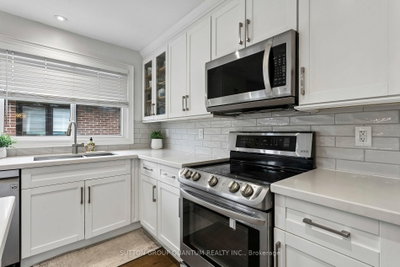 Unit UPPER — 1993 CARRERA Lane — photo 6