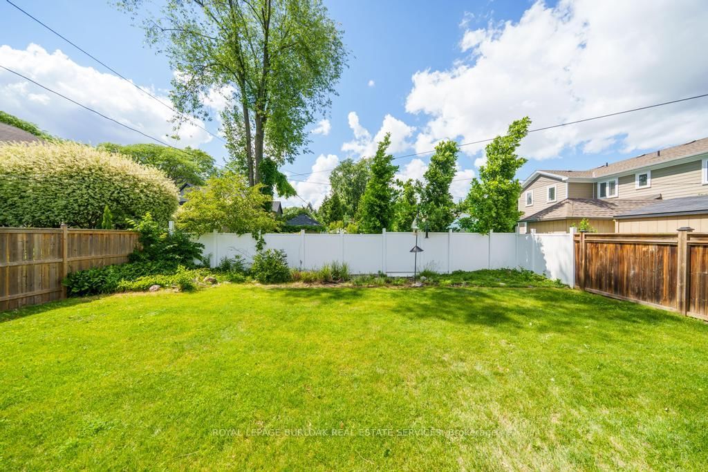 2209 Caroline Street • Burlington, ON photo 39