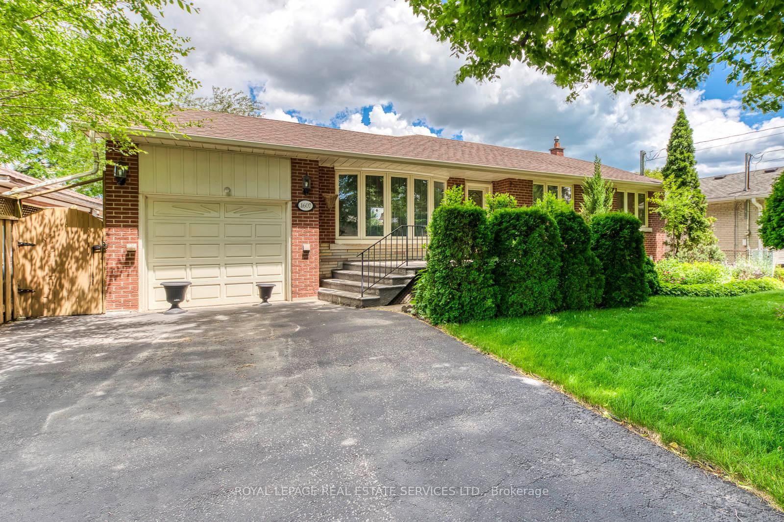 1607 Ewald Road • Mississauga, ON photo 2