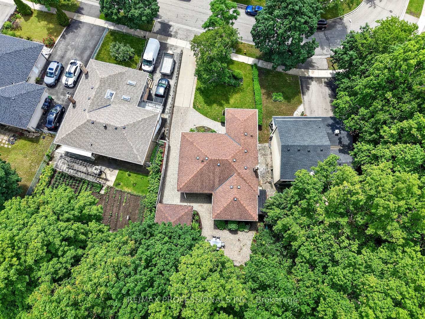 26 Bratty Road • Toronto, ON photo 8