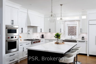 2040 Bingley Crescent — more photos