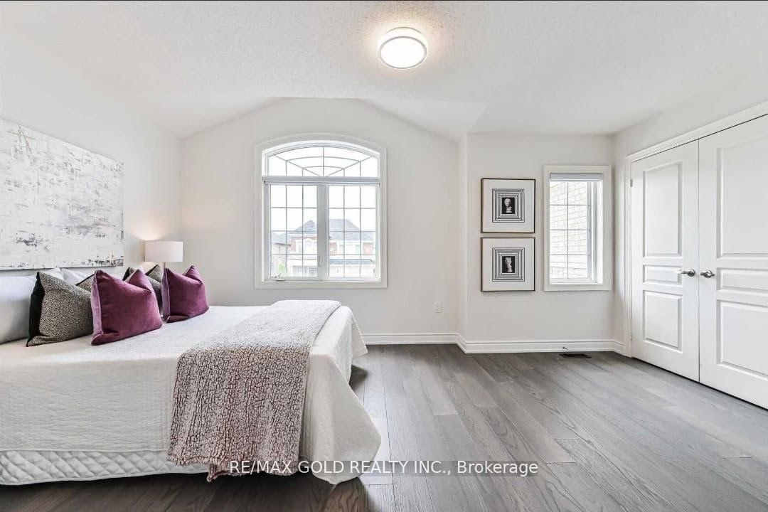 298 Etheridge Avenue • Milton, ON photo 22