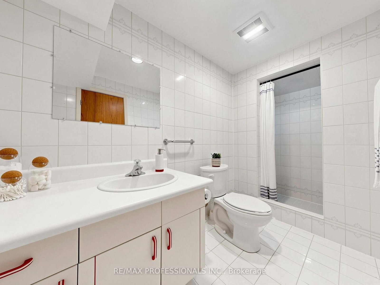 19 Davelayne Road • Toronto, ON photo 18