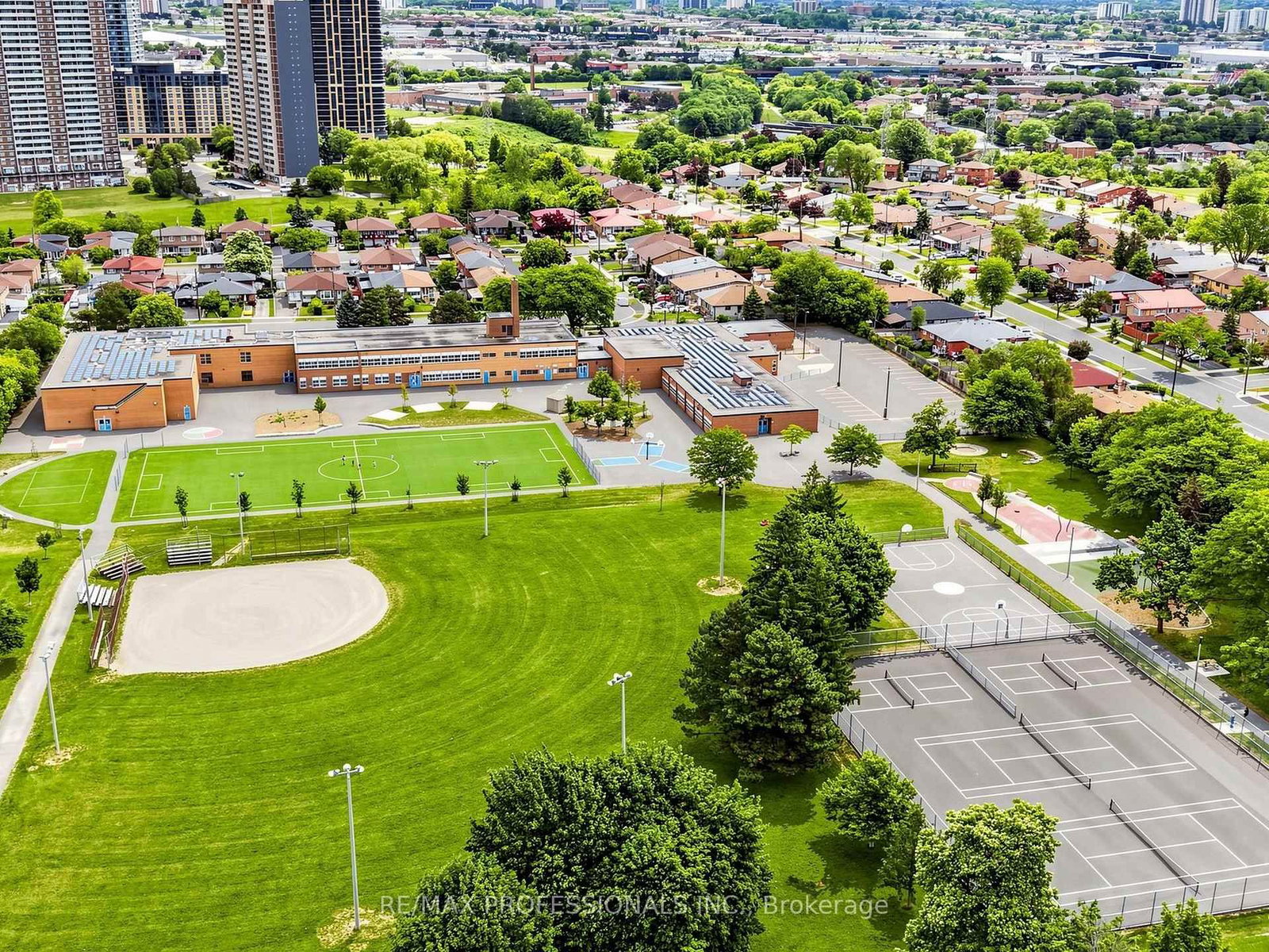 19 Davelayne Road • Toronto, ON photo 30