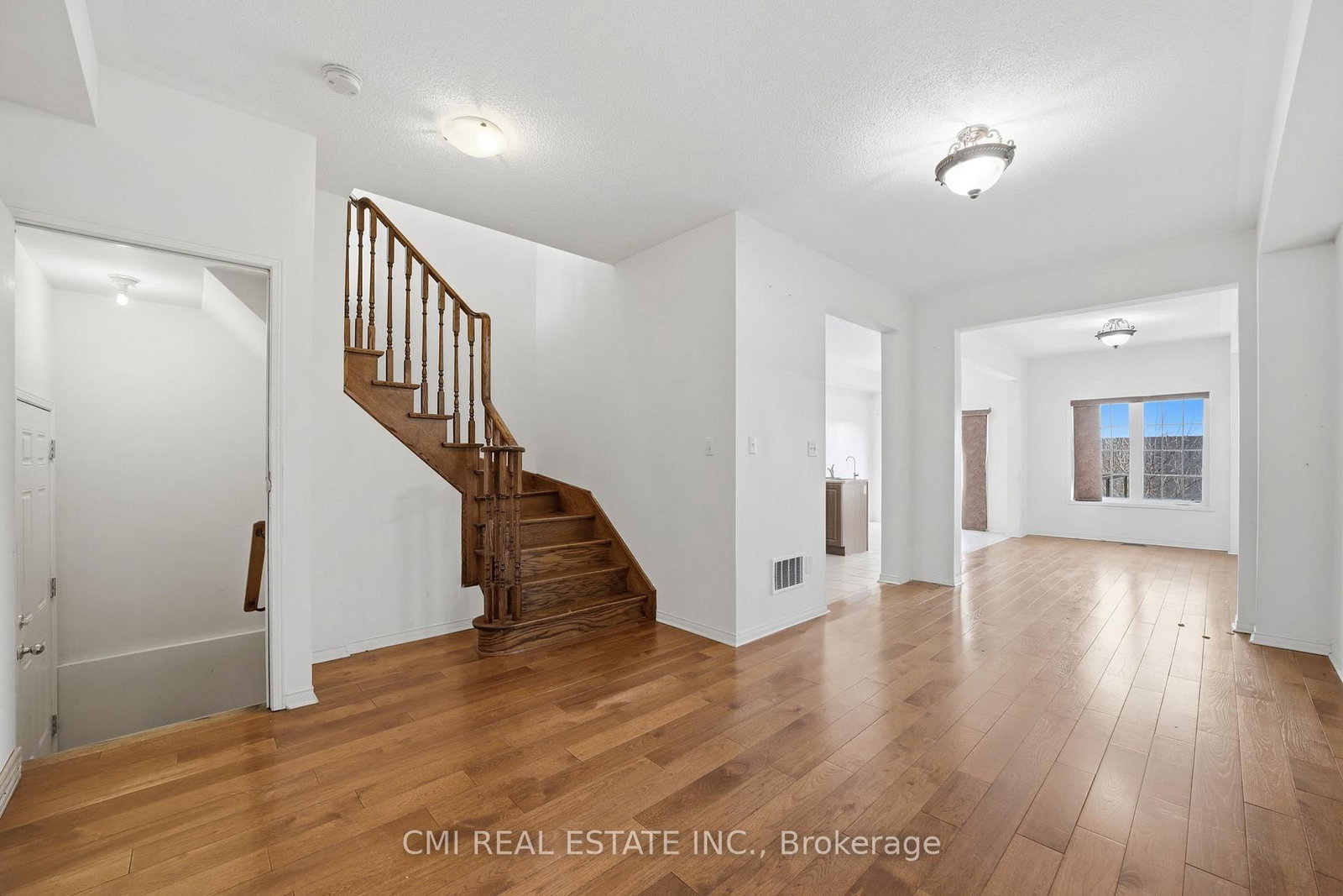 14 Gulfbrook Circle • Brampton, ON photo 4