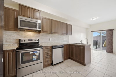 14 Gulfbrook Circle • Brampton, ON photo 9