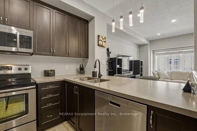 4128 Palermo Common • Burlington, ON photo 12