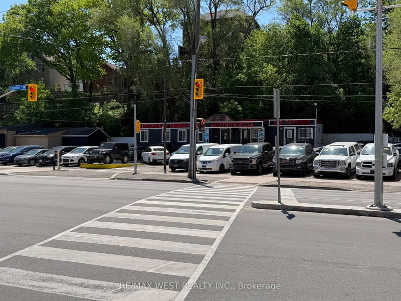 2471 Eglinton Ave W photo 4