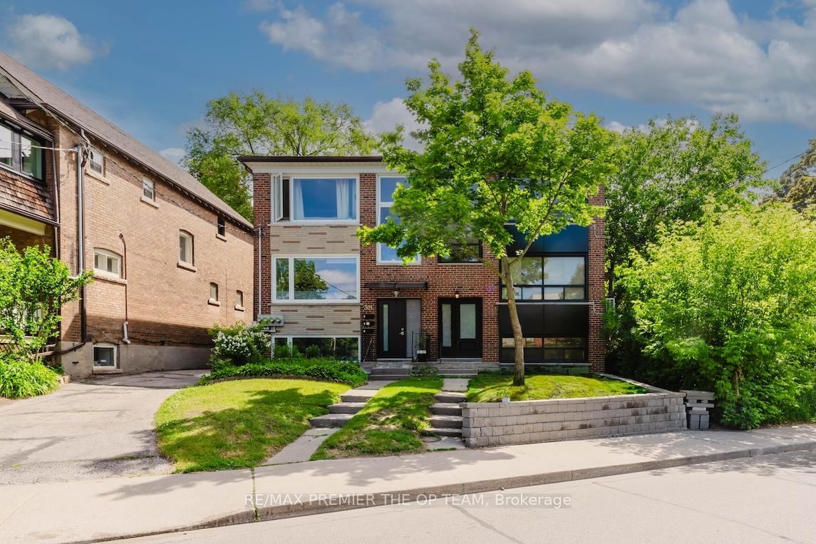 299 Quebec Avenue, Toronto, ON, photo 2