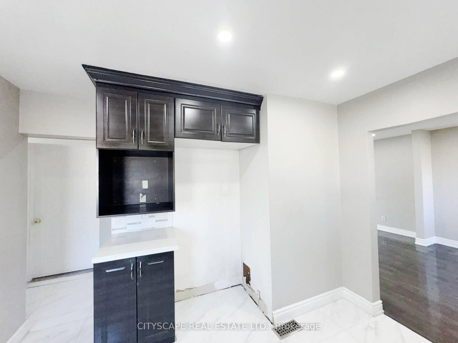 345 Silverstone Drive • Toronto, ON photo 16