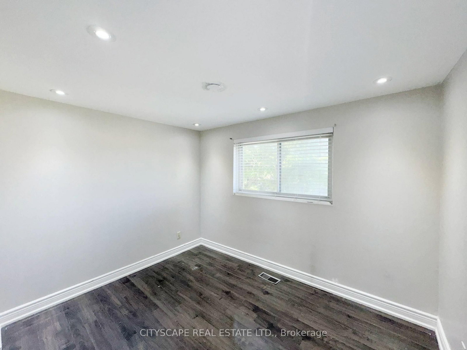 345 Silverstone Drive • Toronto, ON photo 24