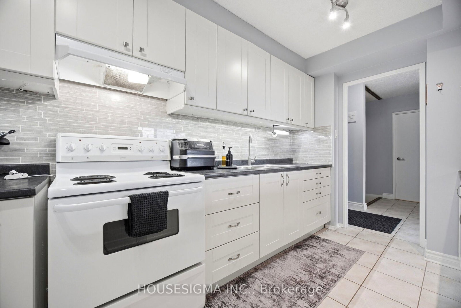 2929 Aquitaine Avenue • #408 • Mississauga, ON photo 10