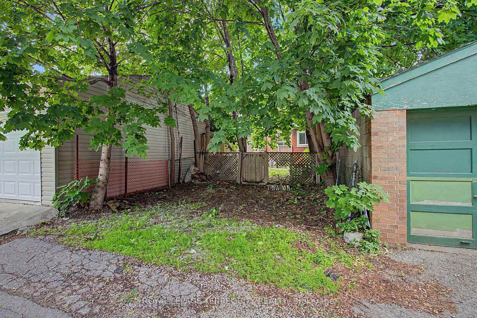 122 Ascot Avenue • Toronto, ON photo 27