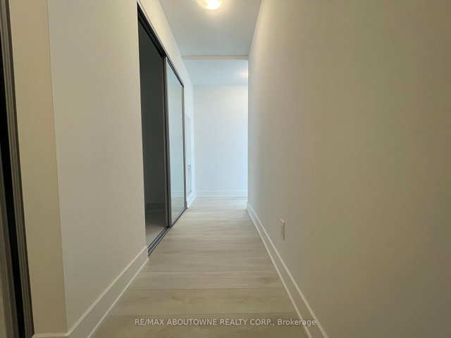 814 - 2489 Taunton Road