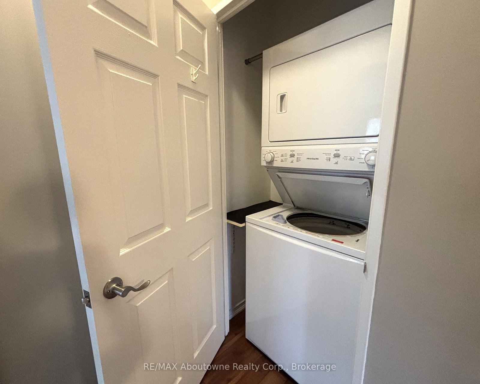 2511 Lakeshore Road W • #406 • Oakville, ON photo 22