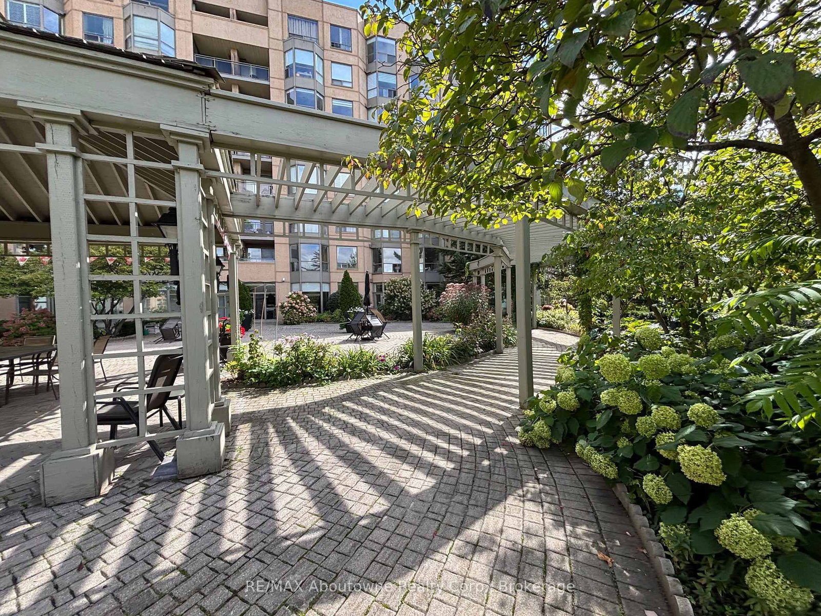2511 Lakeshore Road W • #406 • Oakville, ON photo 28