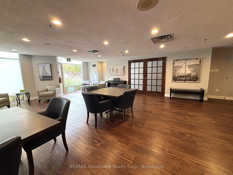 2511 Lakeshore Oakville,ON L6L 6L9 — Photo 31