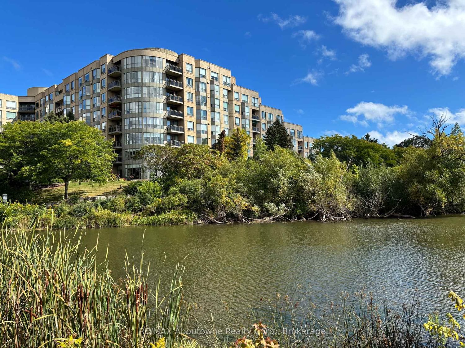 2511 Lakeshore Road W • #406 • Oakville, ON photo 41