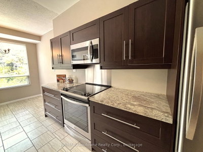 2511 Lakeshore Road W • #406 • Oakville, ON photo 8