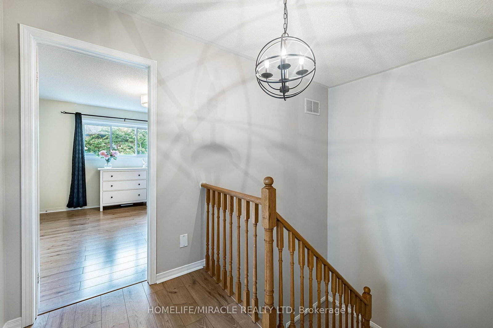 2447 New Wood Drive • Oakville, ON photo 18