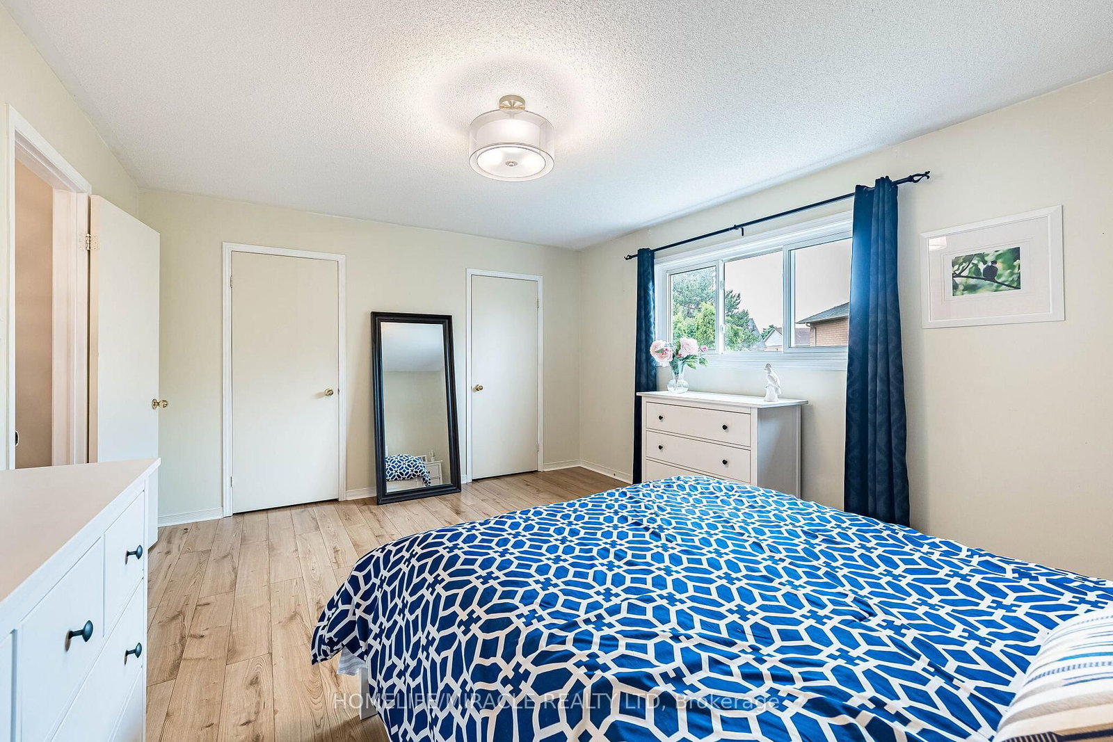 2447 New Wood Drive • Oakville, ON photo 20
