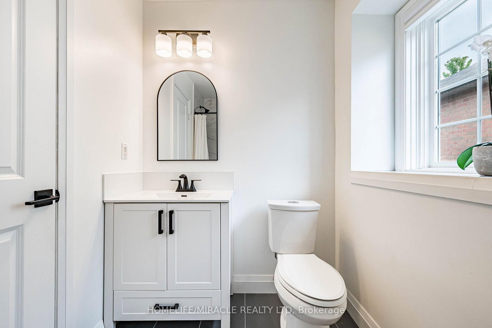 2447 New Wood Drive • Oakville, ON photo 27