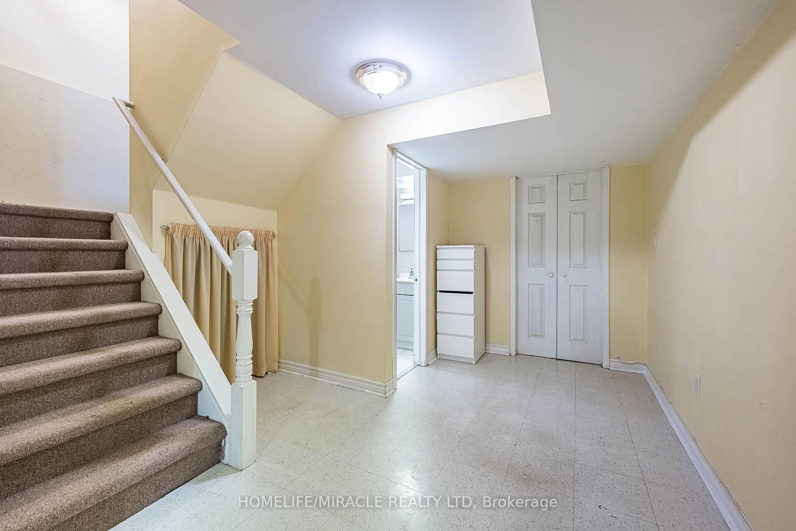 2447 New Wood Drive • Oakville, ON photo 29