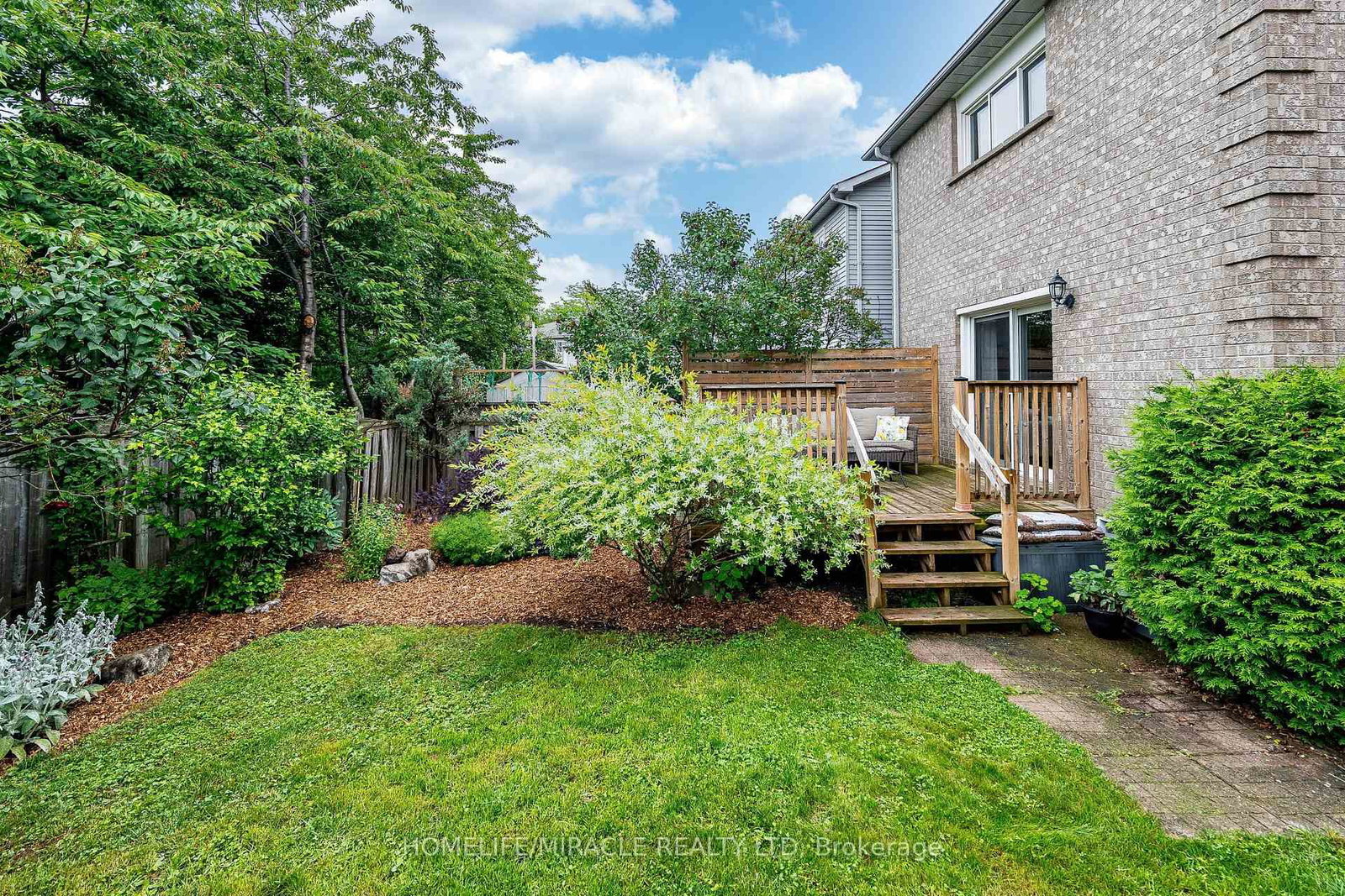 2447 New Wood Drive • Oakville, ON photo 34
