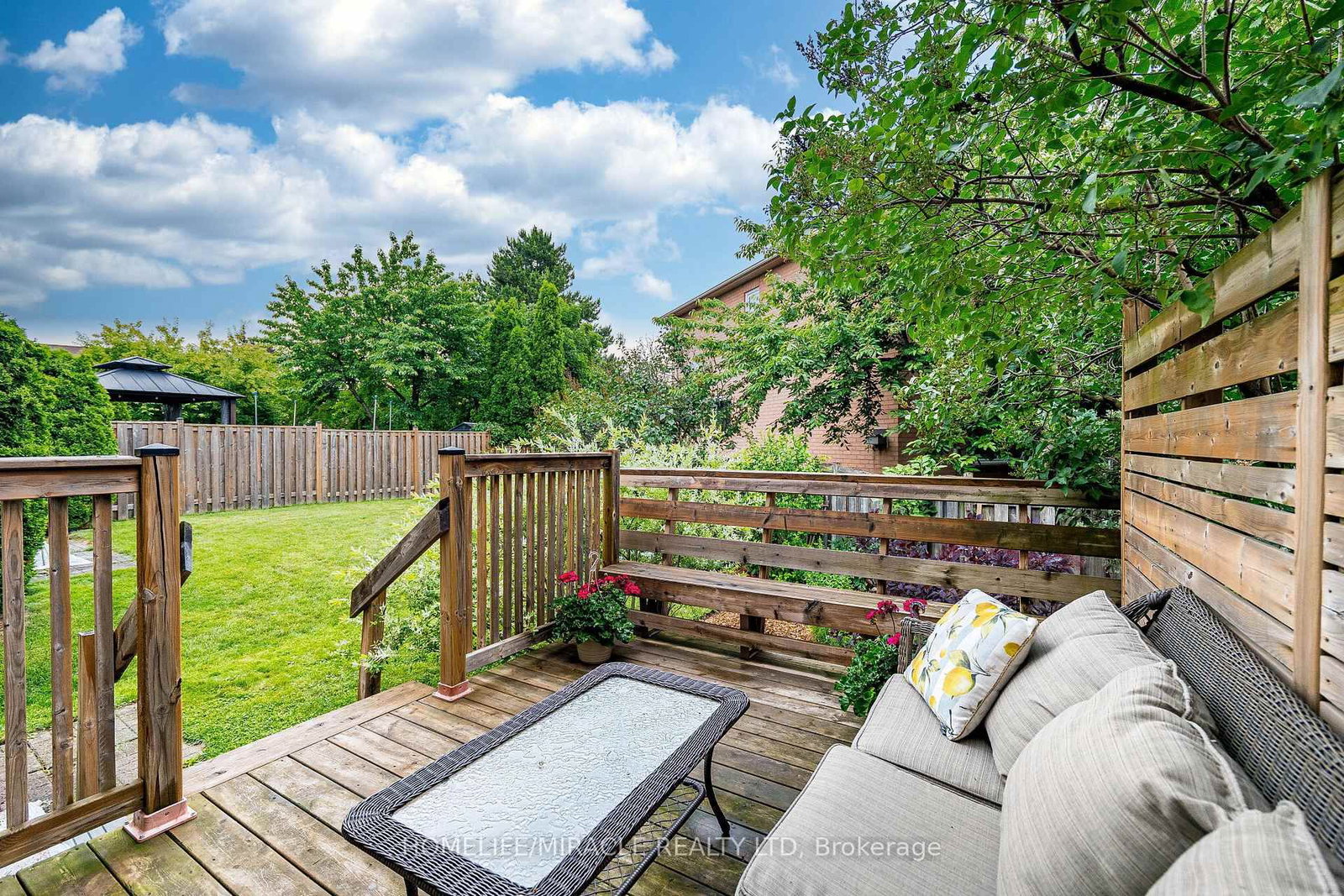 2447 New Wood Drive • Oakville, ON photo 37