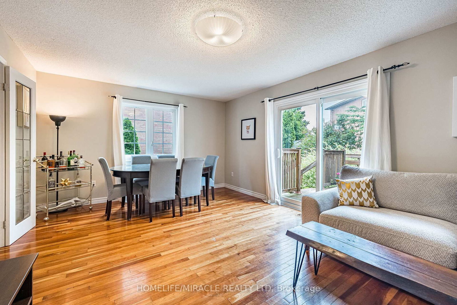 2447 New Wood Drive • Oakville, ON photo 9