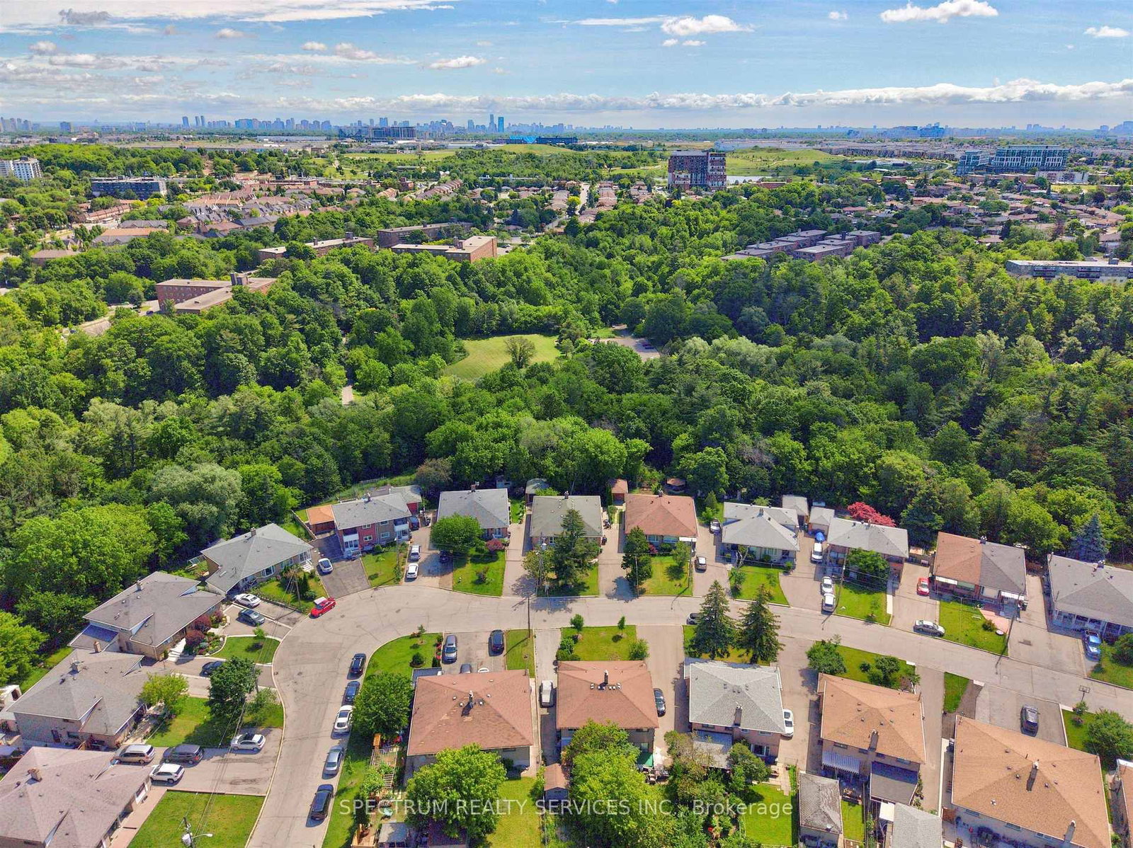 37 Newlin Crescent • Toronto, ON photo 11