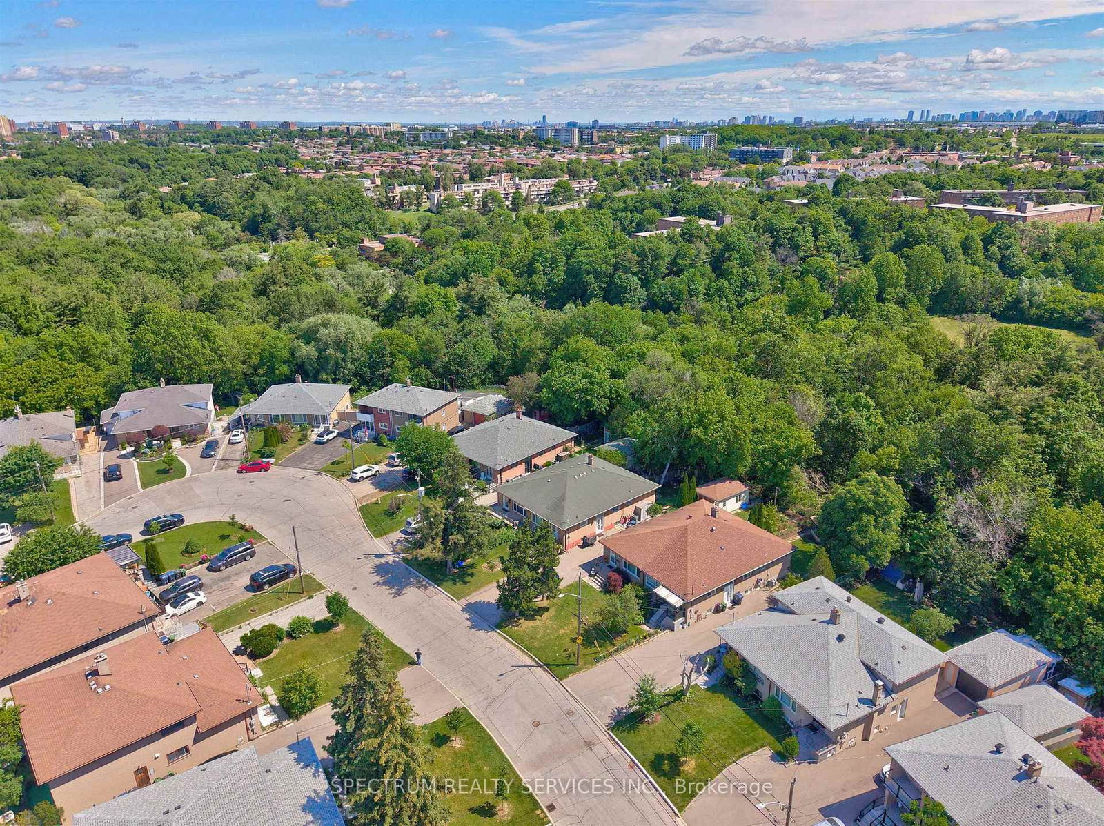 37 Newlin Crescent • Toronto, ON photo 12