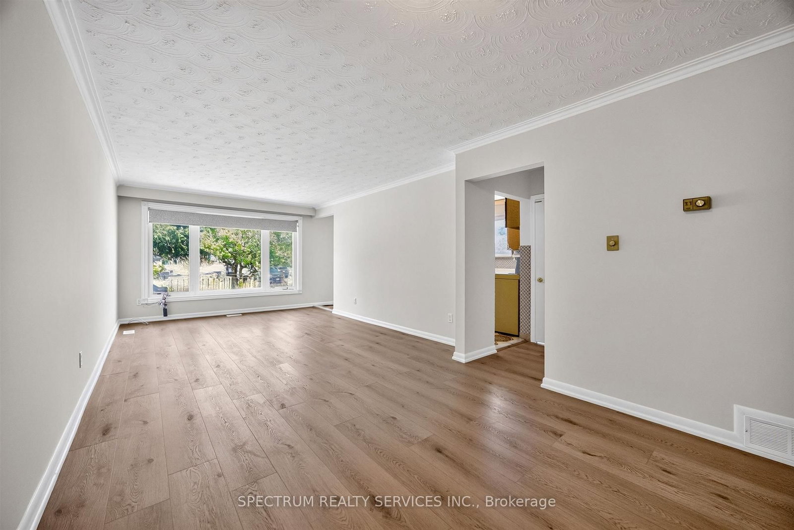 37 Newlin Crescent • Toronto, ON photo 16