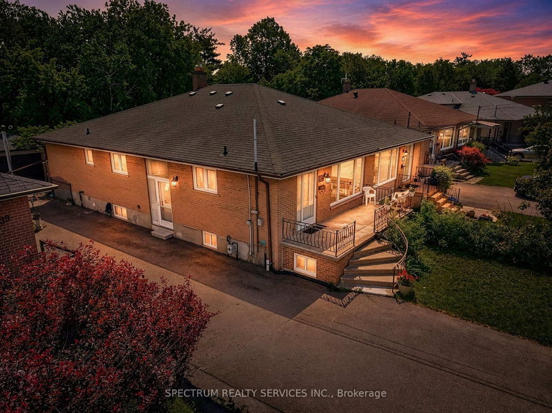 37 Newlin Crescent