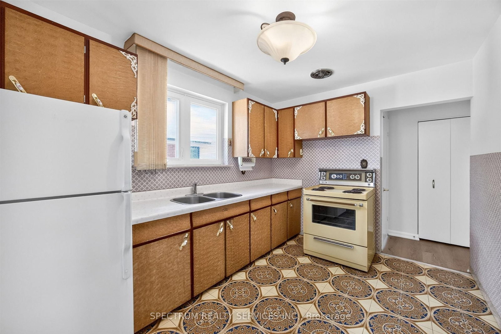 37 Newlin Crescent • Toronto, ON photo 20