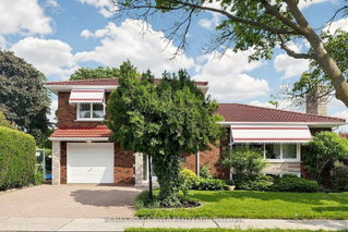 2 Faversham Crescent