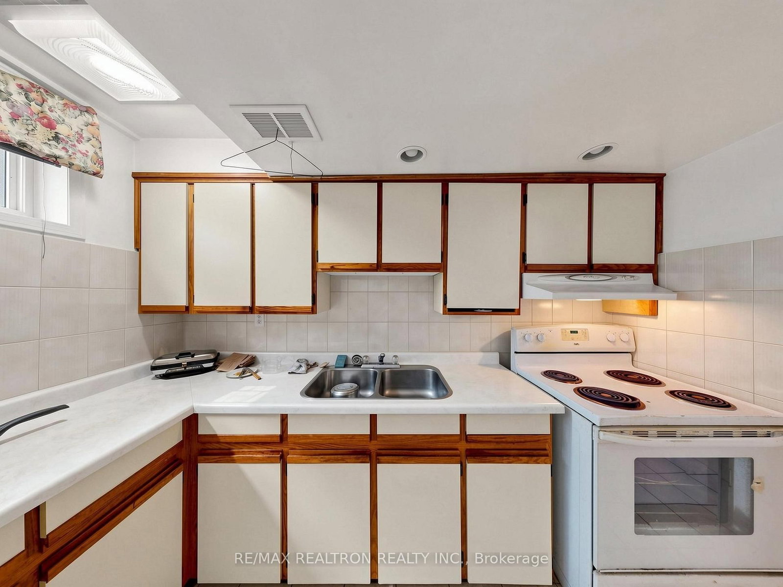 9 Clevedon Street E • Toronto, ON photo 26