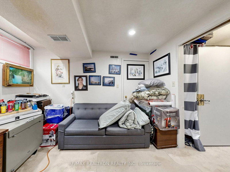 9 Clevedon Toronto,ON M3M 1M3 — Photo 35