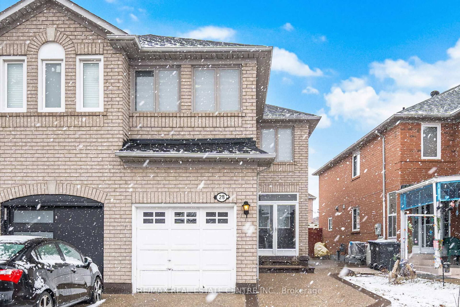Semi-Detached House for sale at 28 Mount Fuji Crescent, Brampton, Ontario, L6R 2L3 - Sandringham-Wellington - MLS: W13483360