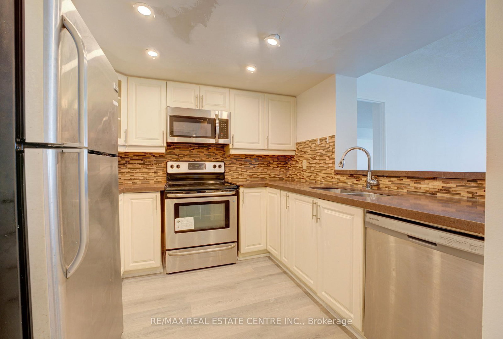 325 Webb Drive • #1405 • Mississauga, ON photo 7