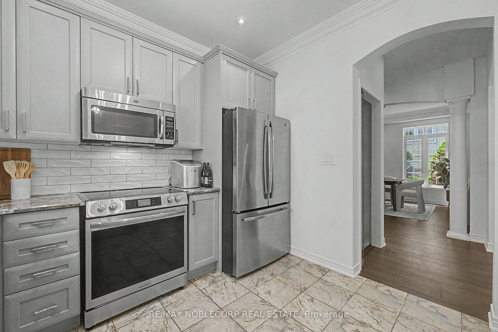 68 Meadowglen Boulevard • Halton Hills, ON photo 17