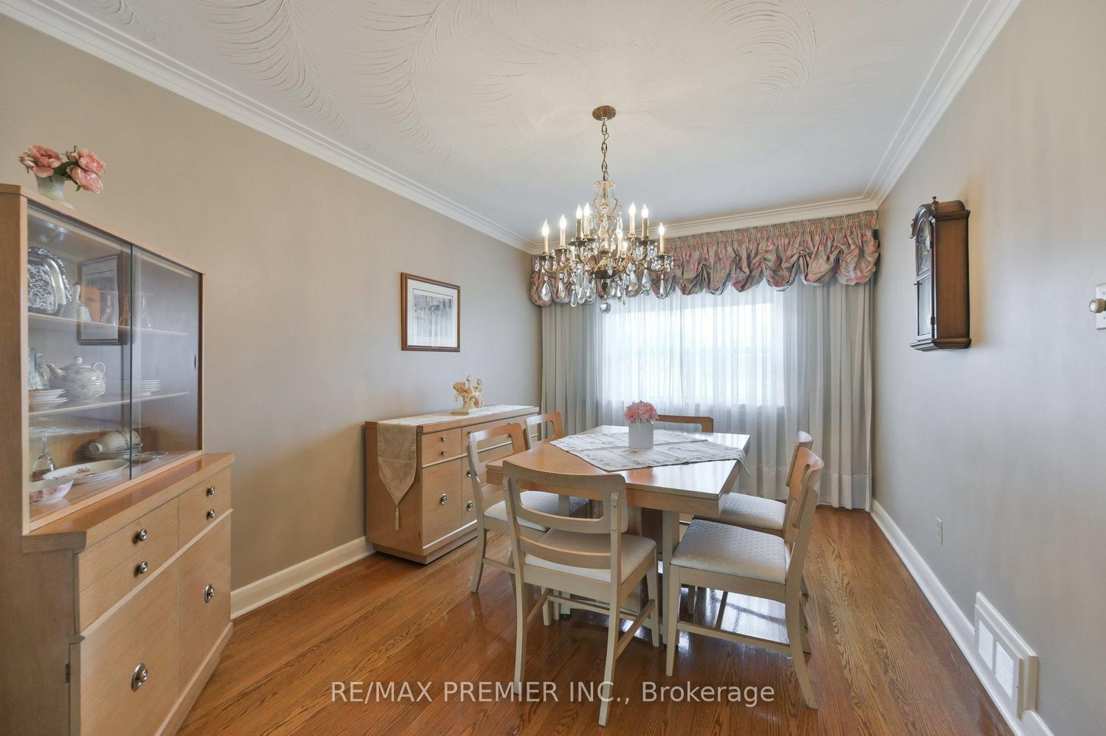 81 Macleod Street • Toronto, ON photo 9