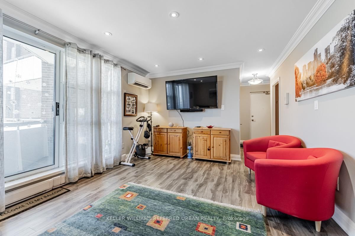 3025 Queen Frederica Drive, Unit 1007
