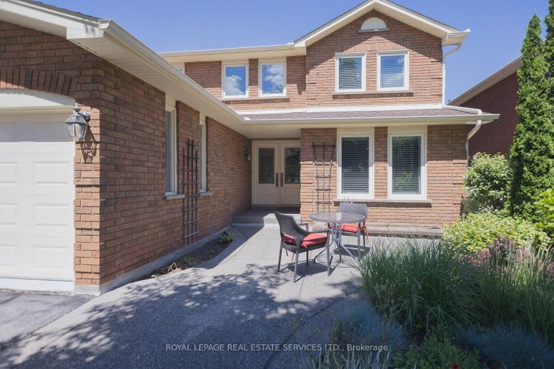 1361 GREENDALE Terrace