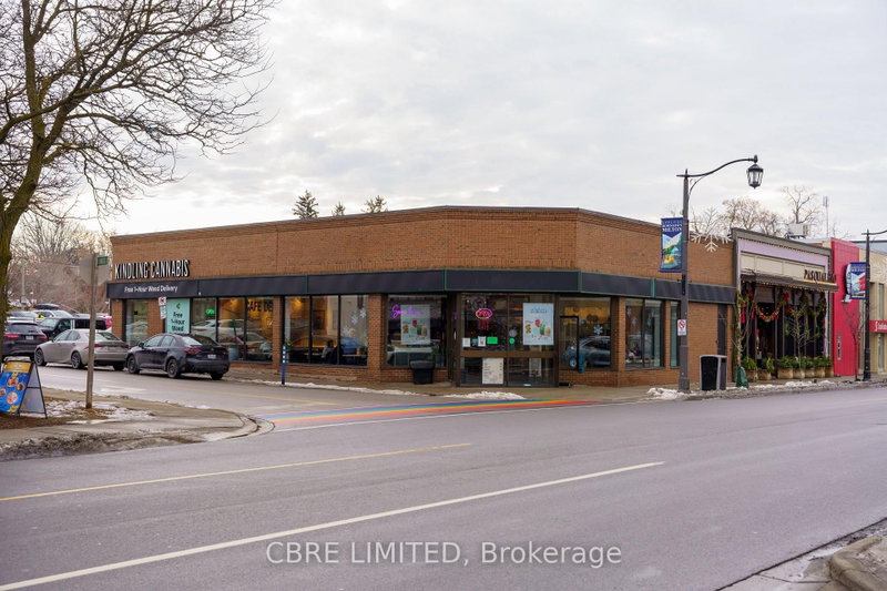 252 Main St E photo 1