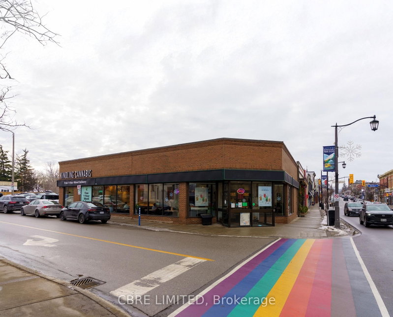 252 Main St E photo 3